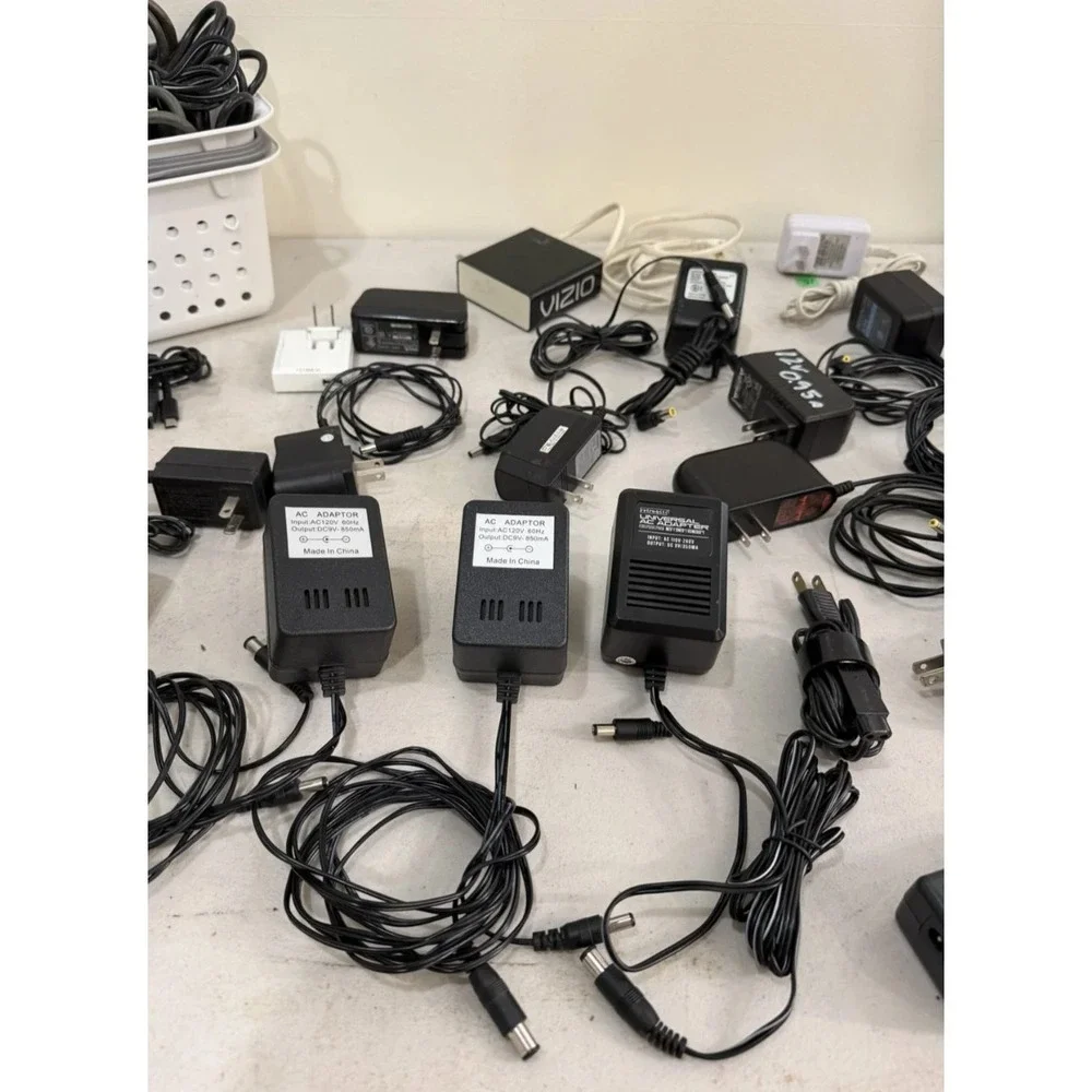 Huge Mixed Lot Of PS1 PS2 PS3 PS4 Wii Nintendo TV Wired Chargers Docking & More!